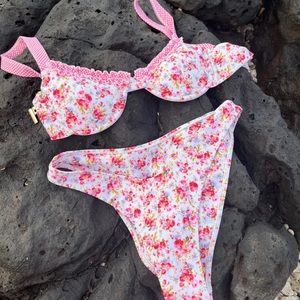 NWT SOLD OUT STRAWBERRY MILK MOB YOUNG LOVE TOP AND BOTTOM SET